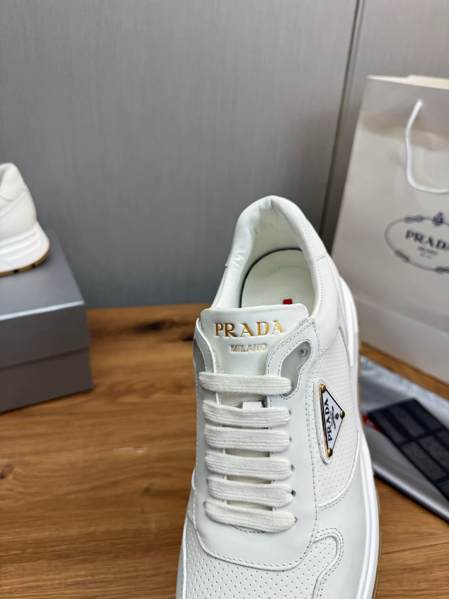 Men's shoes 💰580💰 [PRADA] Men's shoes are popular in the counter, official website is synchronized, 1 high-quality shipment ✔️Original cowhide punching + cowhide lining, 1🆚1 replica, original sole, 38-45 (45 customized, non-refundable)
